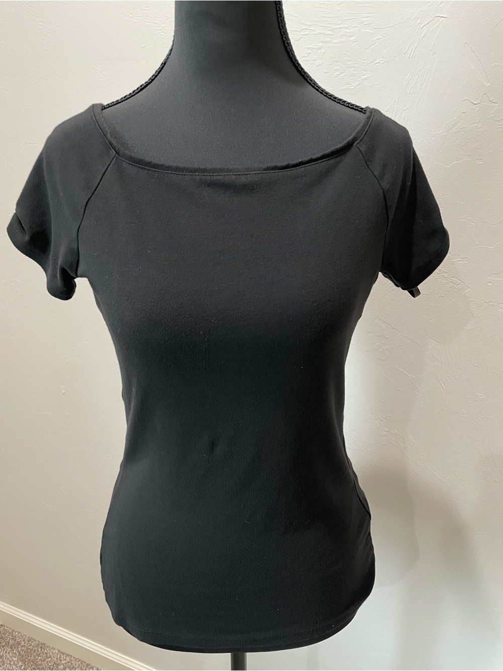 White House Black Market Black Short-Sleeve Scoop Neck Tee - Picture 2 of 7